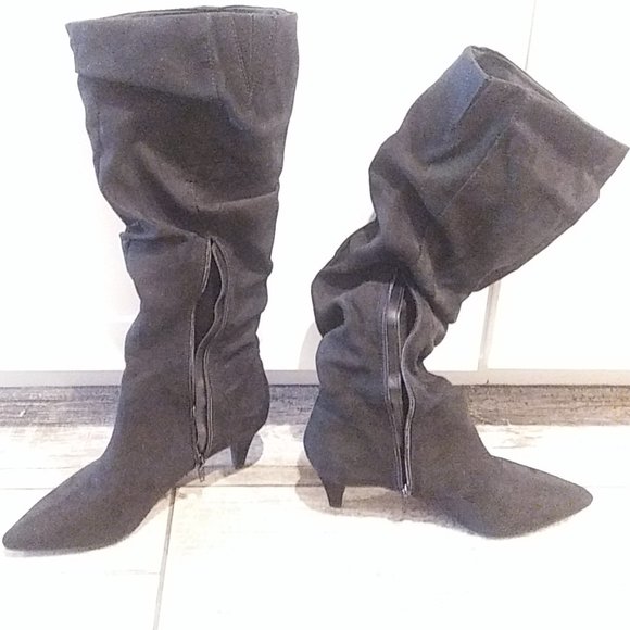 Women's Slouchy Boots With Pointy Toe - Color Black - Picture 11 of 16